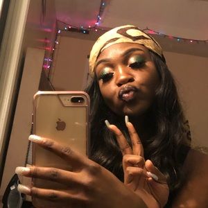 Meet your Posher, Deyonce